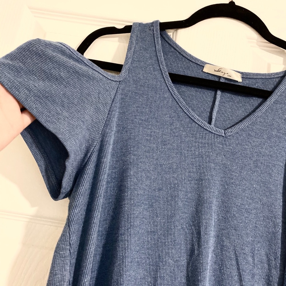 Ribbed Cold Shoulder Top